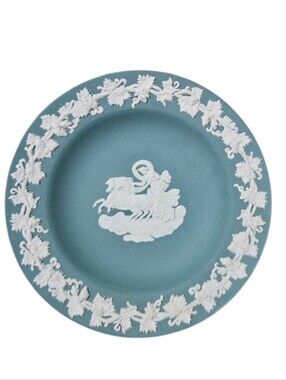 Vintage 4-1/2" Wedgwood Blue Jasperware Trinket Dish Aurora On Chariot
